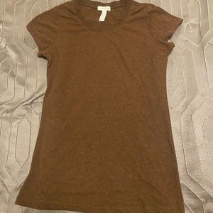 Shortsleeved brown t-shirt